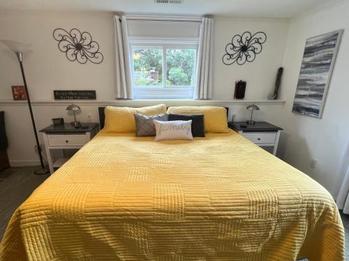 Private Lower Level Suite in Home Sep Entrance — 4-Star Luxury Hotel in Freeport, United States