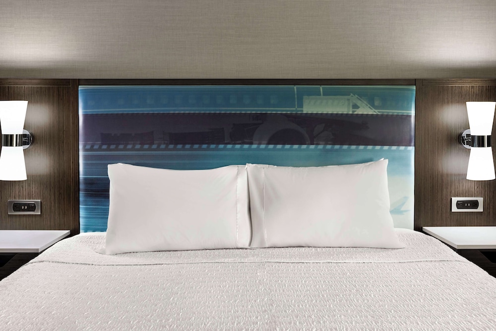 Hampton Inn Chicago O'Hare International Airport - photo 7