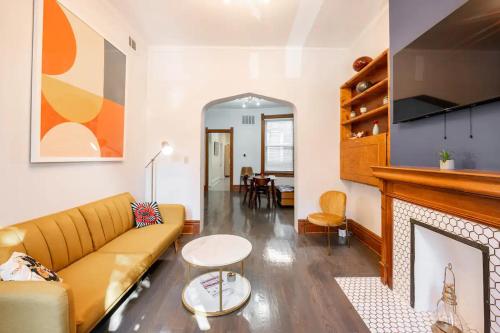 Lincoln Park 3 BR Penthouse — 4-Star Luxury Hotel in Chicago, United States