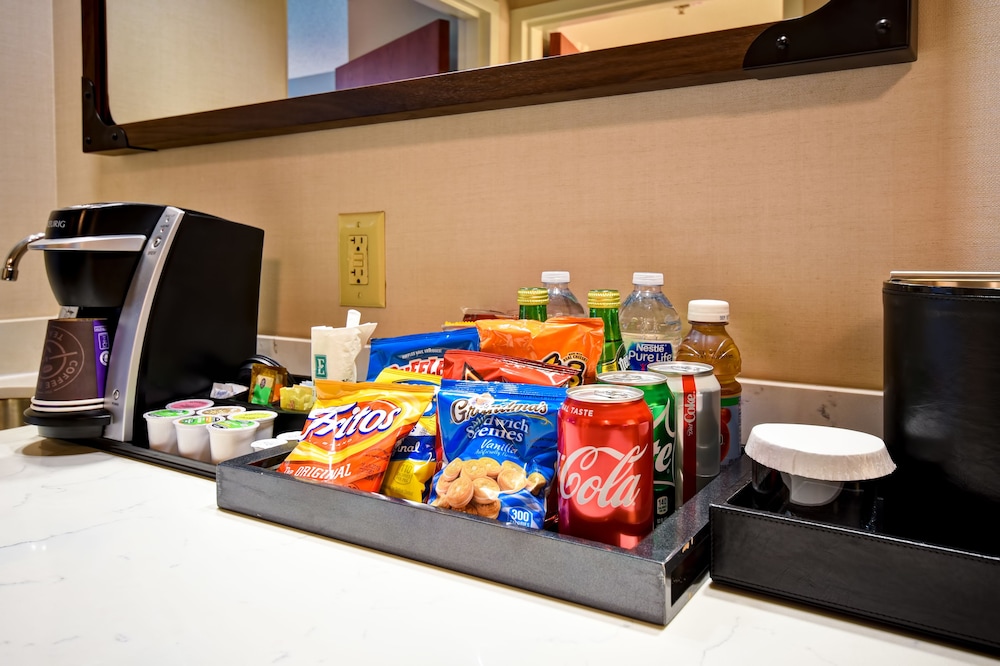 Embassy Suites Little Rock - photo 21