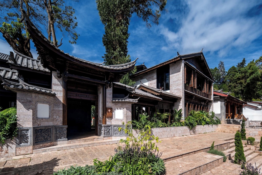GRANDJOLI Damei Huasu Yunbanshan View Resort in Lijiang, People's Republic of China
