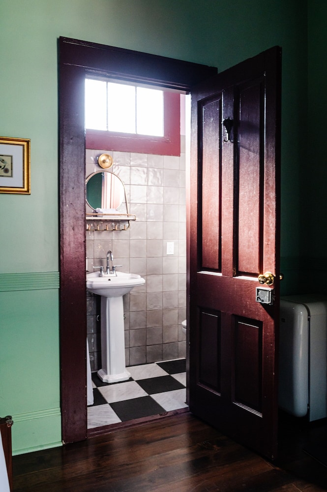 Frenchmen Hotel - photo 86