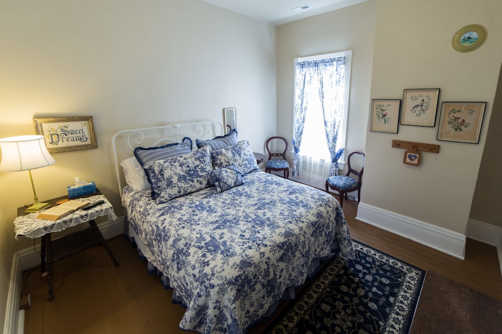 Grand Victorian Inn - photo 7