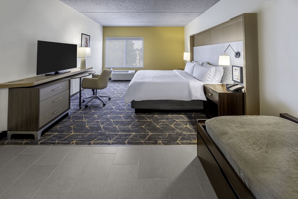 Holiday Inn & Suites Wausau Rothschild by IHG - photo 26