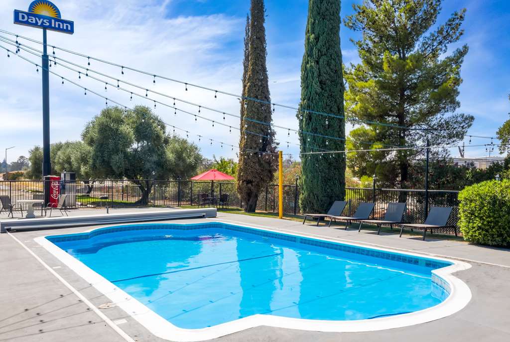 Days Inn by Wyndham Red Bluff - photo 12