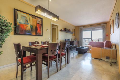 Sensacional Apt 2 Hab 2 baños 4 pax Aljarafe Metro — 4-Star Luxury Hotel in San Juan De Aznalfarache, Spain
