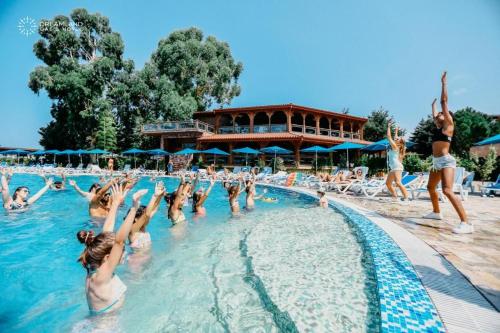Happy Days in Dreamland Oasis