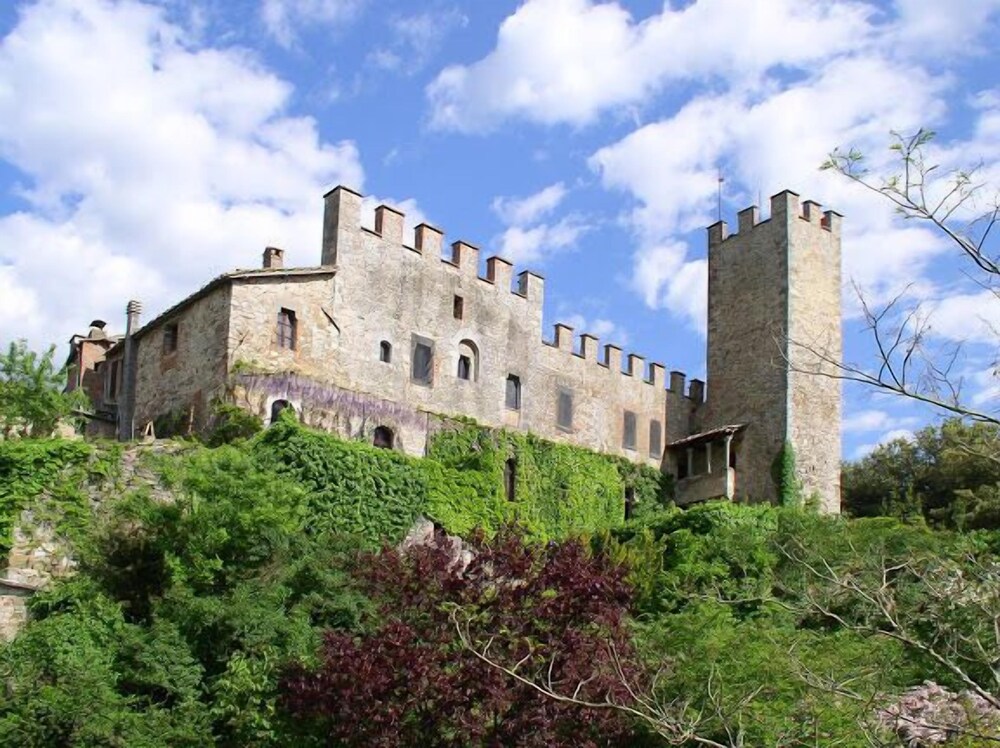 Castello di Montalto — 4-Star Luxury Hotel in Castelnuovo Berardenga, Italy