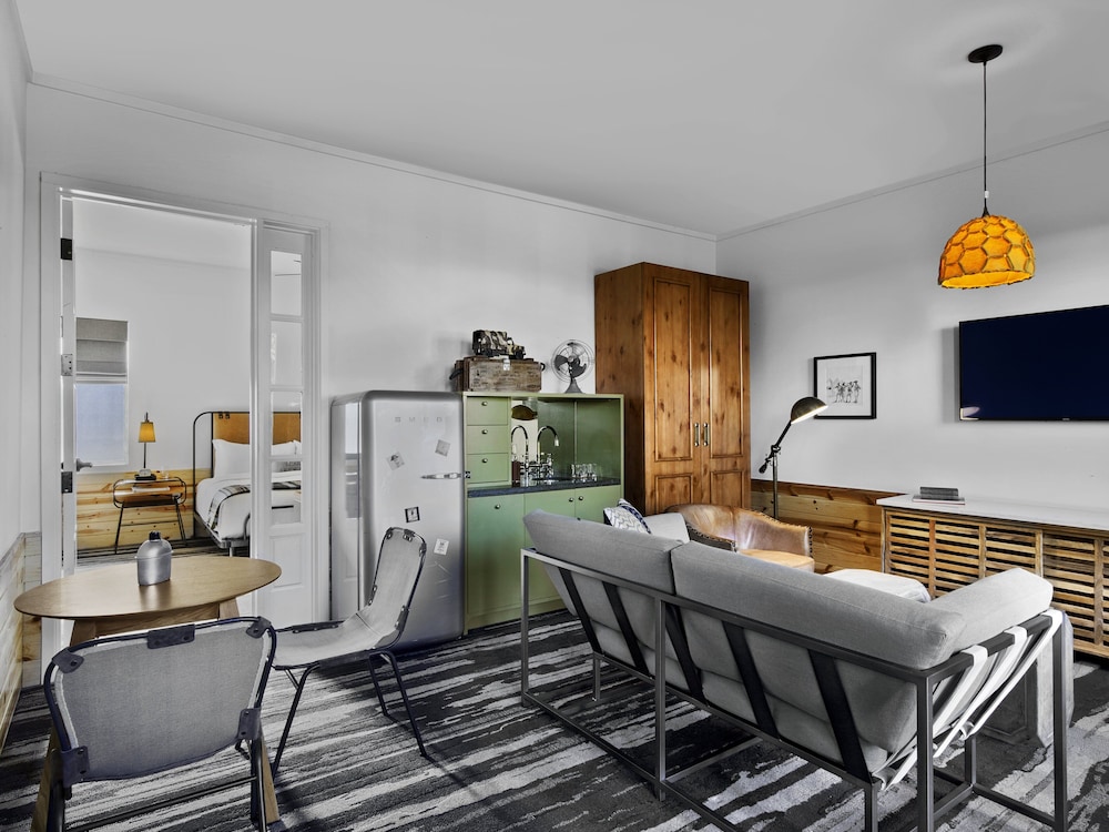 Cavalry Court by Valencia Hotel Collection - photo 10