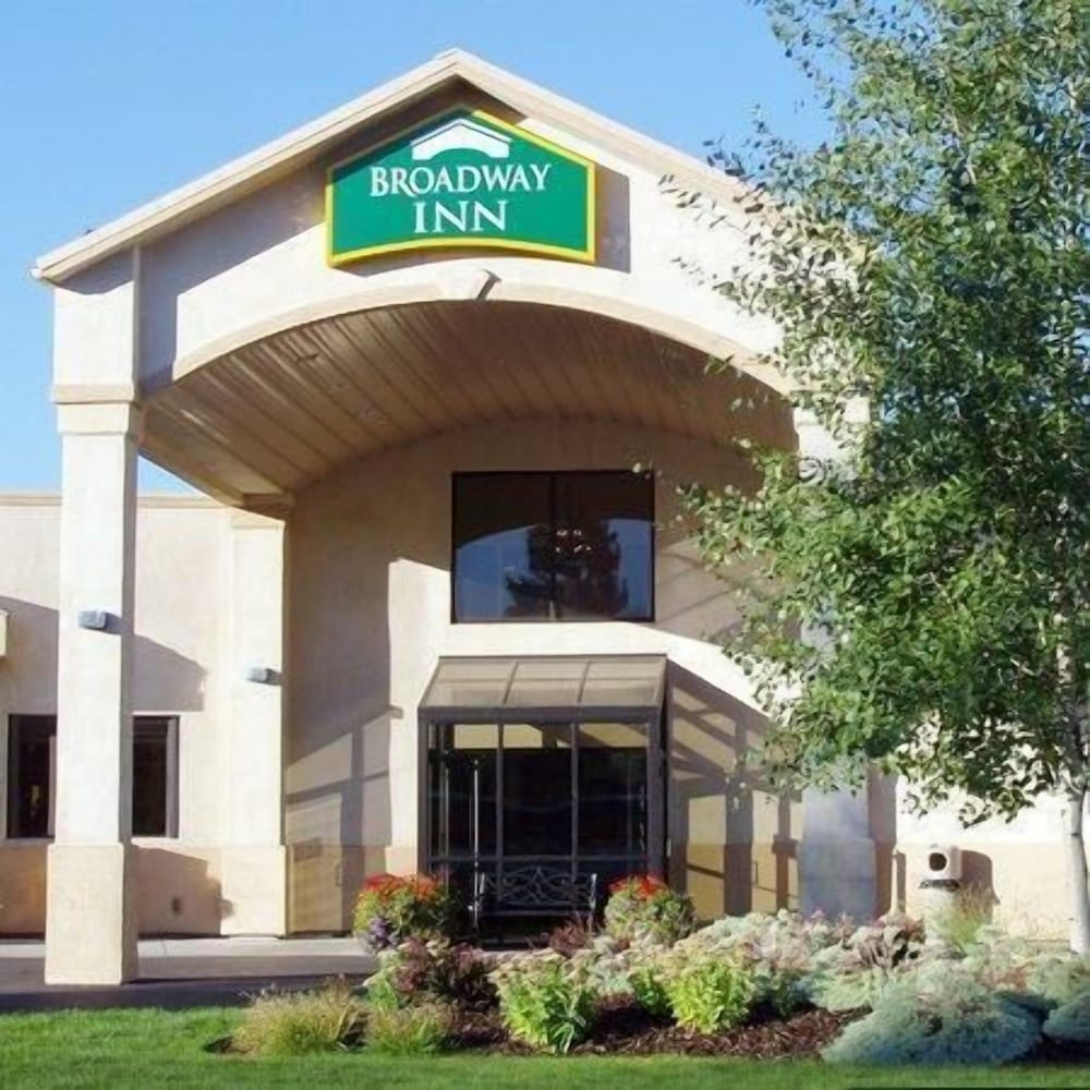 Broadway Inn Conference Center - photo 62
