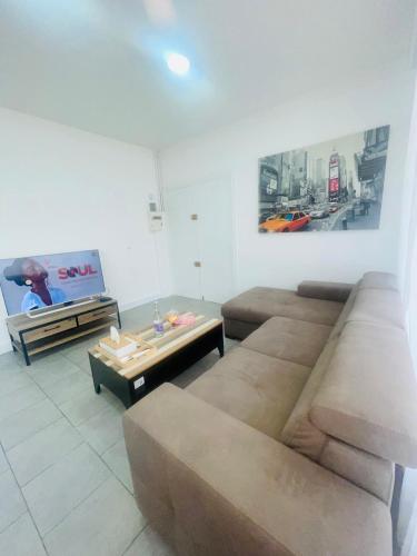 Spacieux Et Lumineux Coup de Cœur Garanti a Proximite du Metro Et Rer in Aubervilliers, France