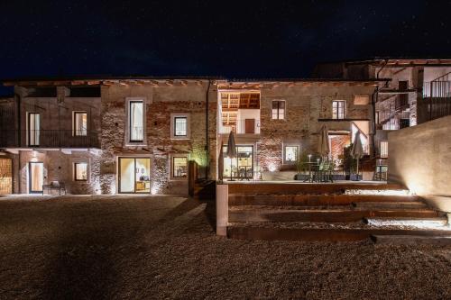 La Casa Nel Relais — 4-Star Luxury Hotel in Novello, Italy