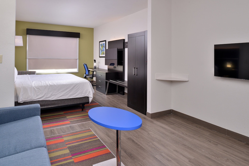 Holiday Inn Express Hotel & Suites Royse City by IHG - photo 13