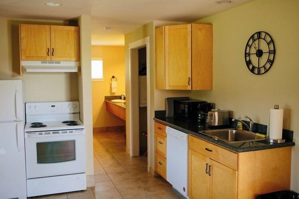 Life Northwest RV & Lodging - photo 8
