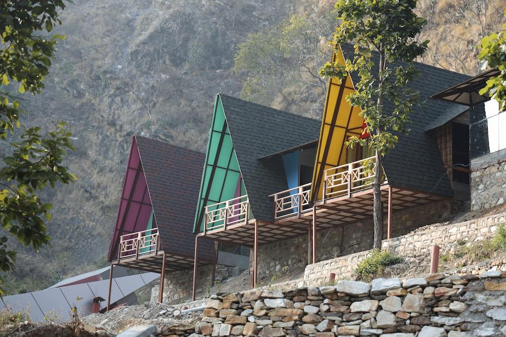 Rakatal Rocks Resort - carbon neutral hotel in Lansdowne