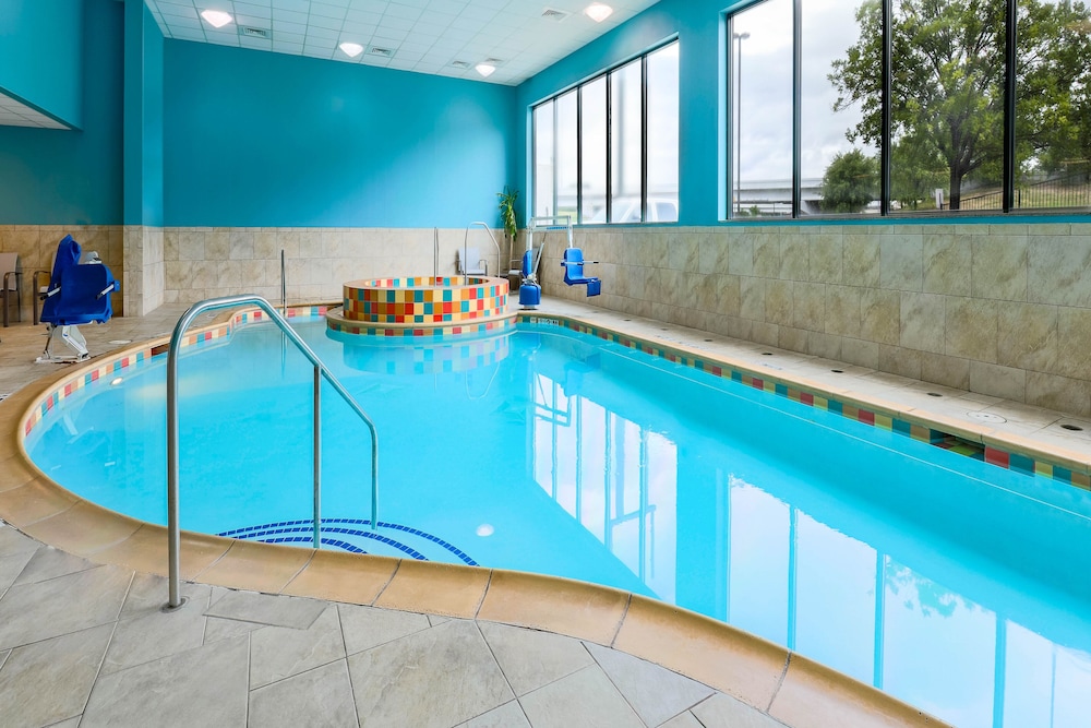 Holiday Inn Express & Suites Fort Worth Downtown by IHG - photo 18