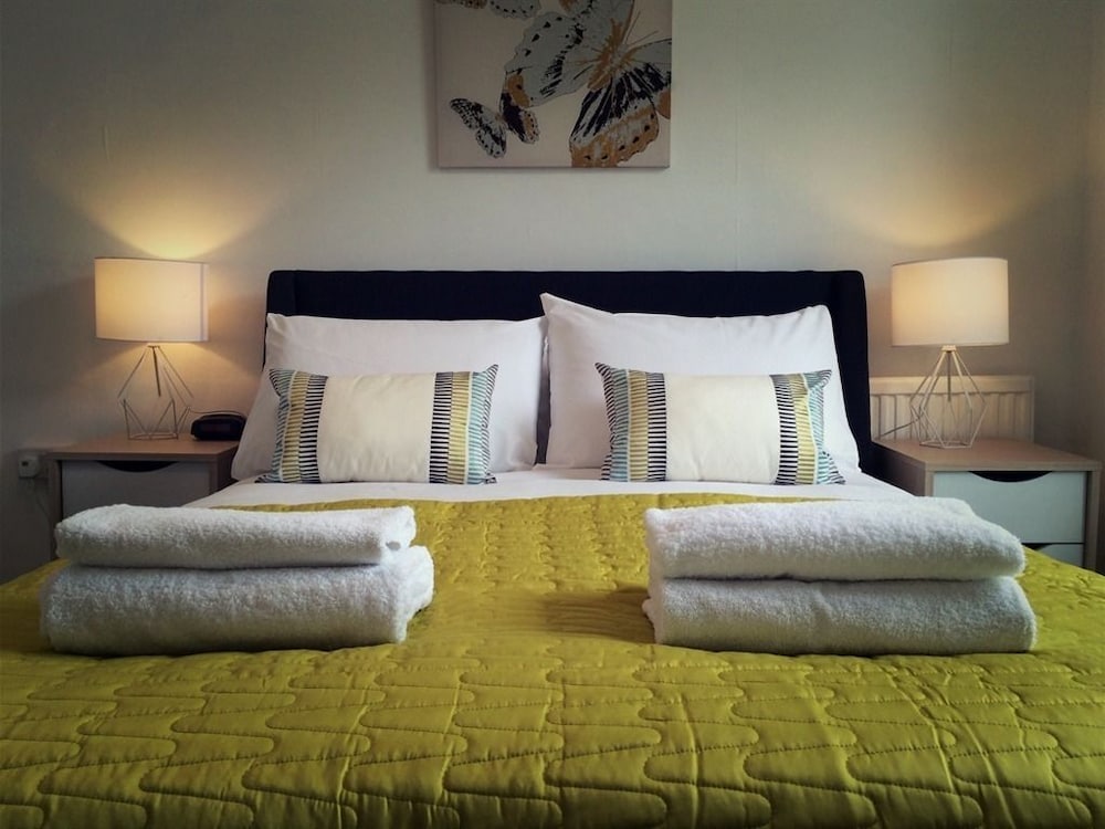 Liberty House — 4-Star Luxury Hotel in Weston-Super-Mare, United Kingdom