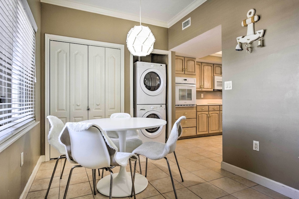 Gulf Views & Pool Access: Coral Reef Resort Condo - photo 7