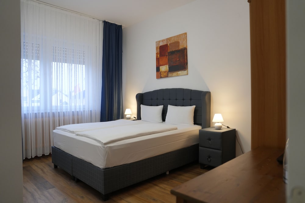 Bovino Hotel — hotel in Raunheim