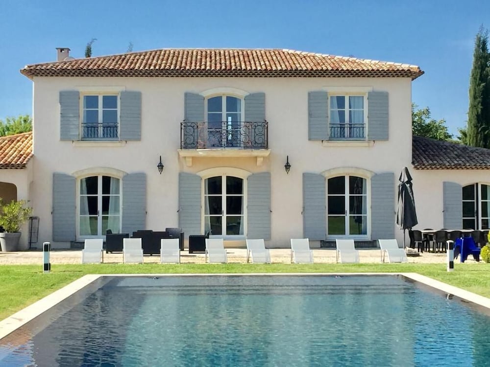 Bastide Des Lauves — 4-Star Luxury Hotel in Aix-En-Provence, France