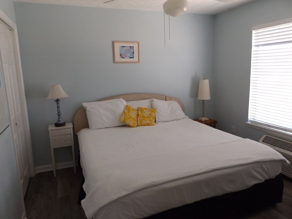 Pineapple Villas on Laguna Beach - photo 14