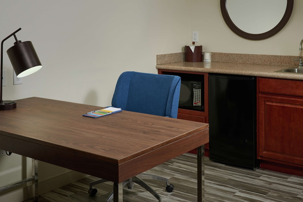 Hampton Inn & Suites Phoenix Surprise - photo 13