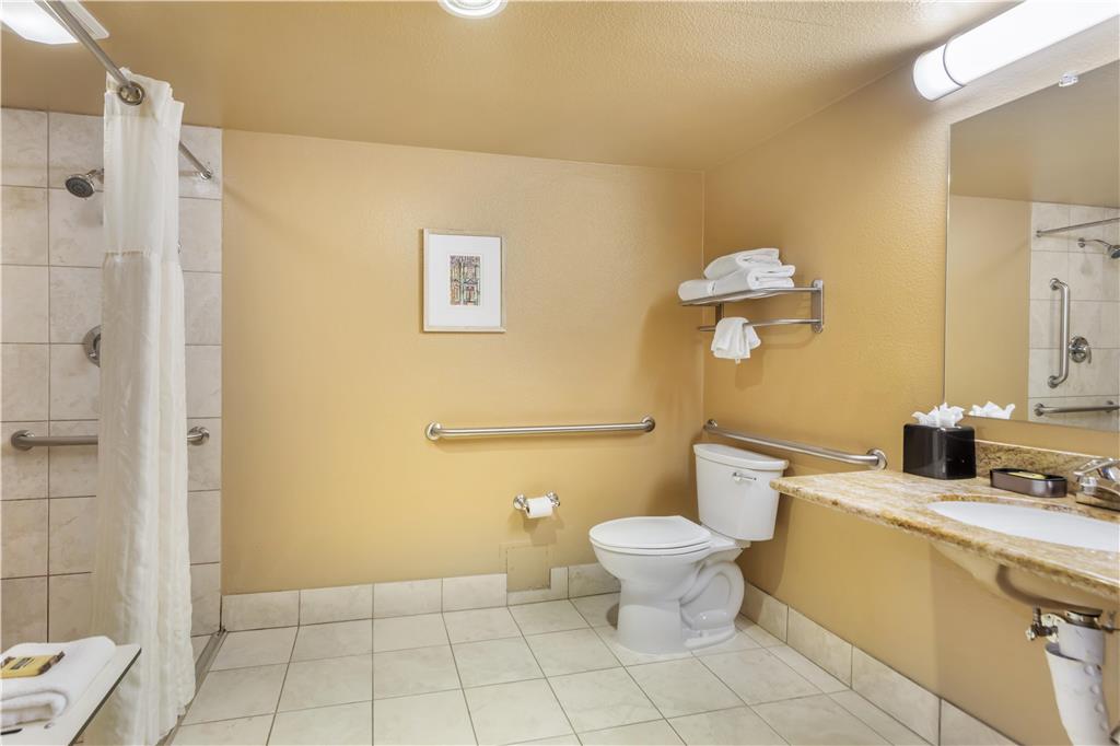 Best Western Plus Garden Court Inn - photo 39