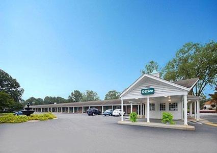 Ambassador Inn - last minute hotel in Fayetteville