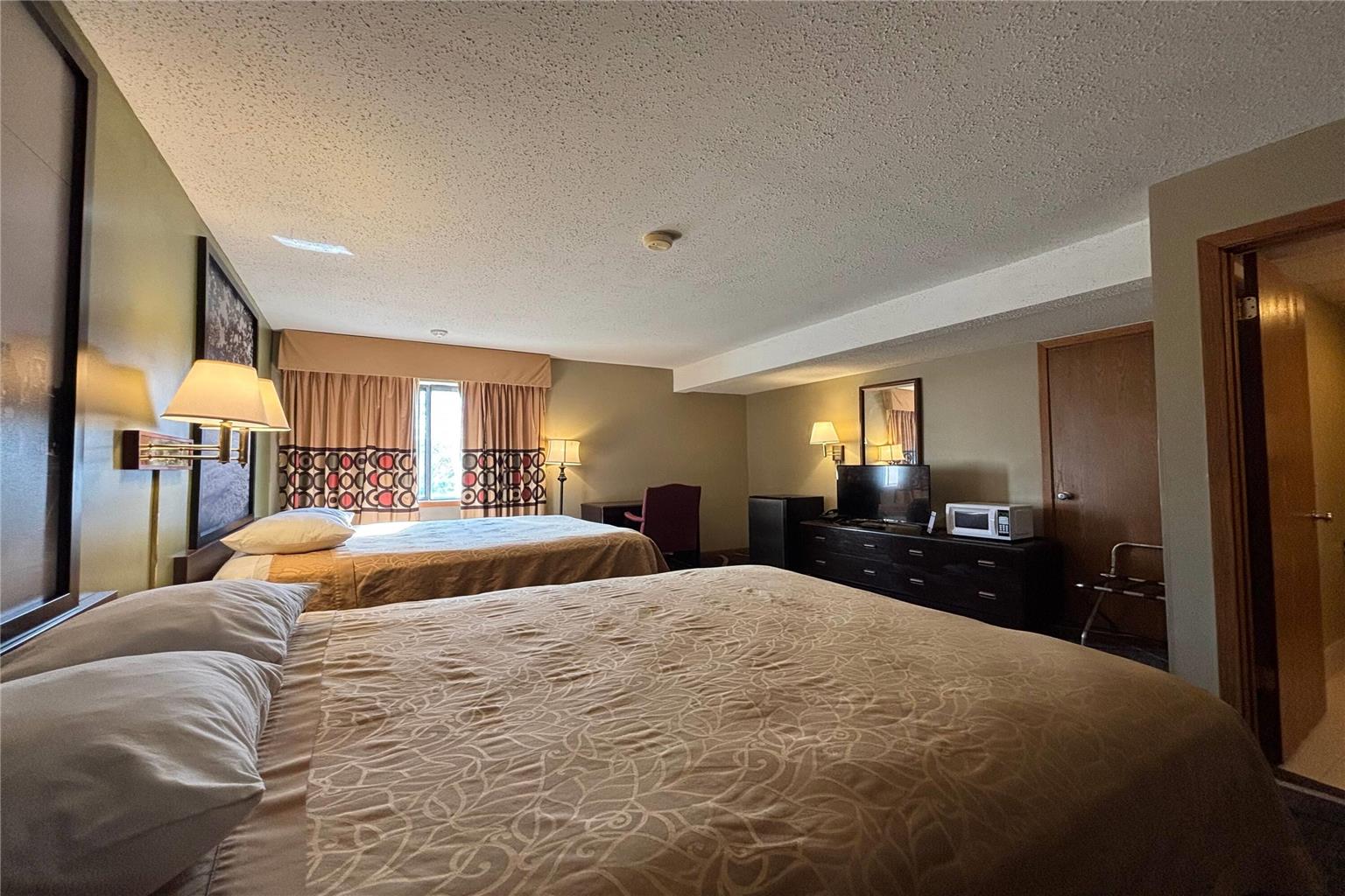 Super 8 by Wyndham Normal Bloomington - photo 18
