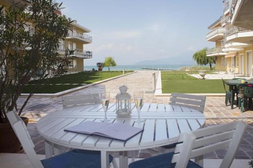 La Reggia — 4-Star Luxury Hotel in Sirmione, Italy