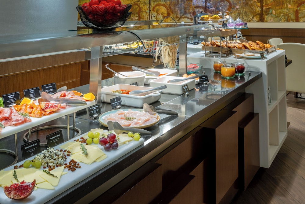 מזון ומשקאות