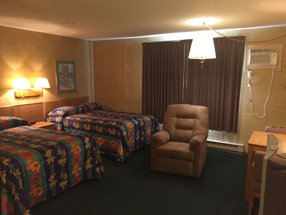 Burr Oak Motel - photo 3