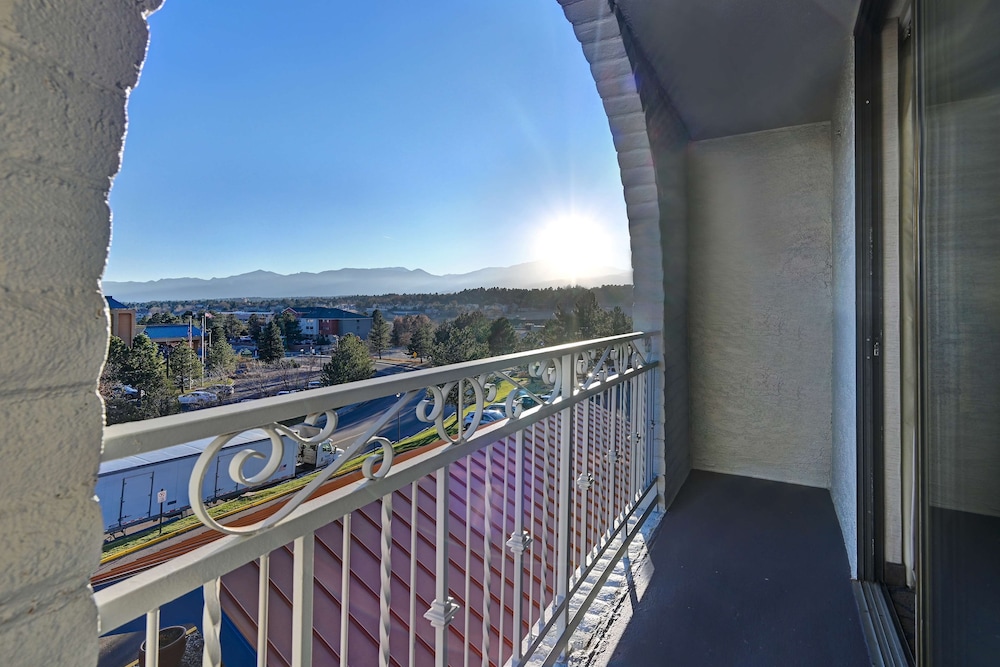 Embassy Suites by Hilton Colorado Springs - photo 15
