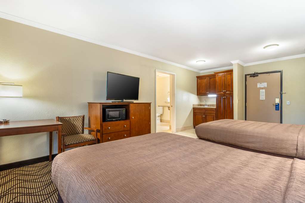 Best Western John Muir Inn - photo 22