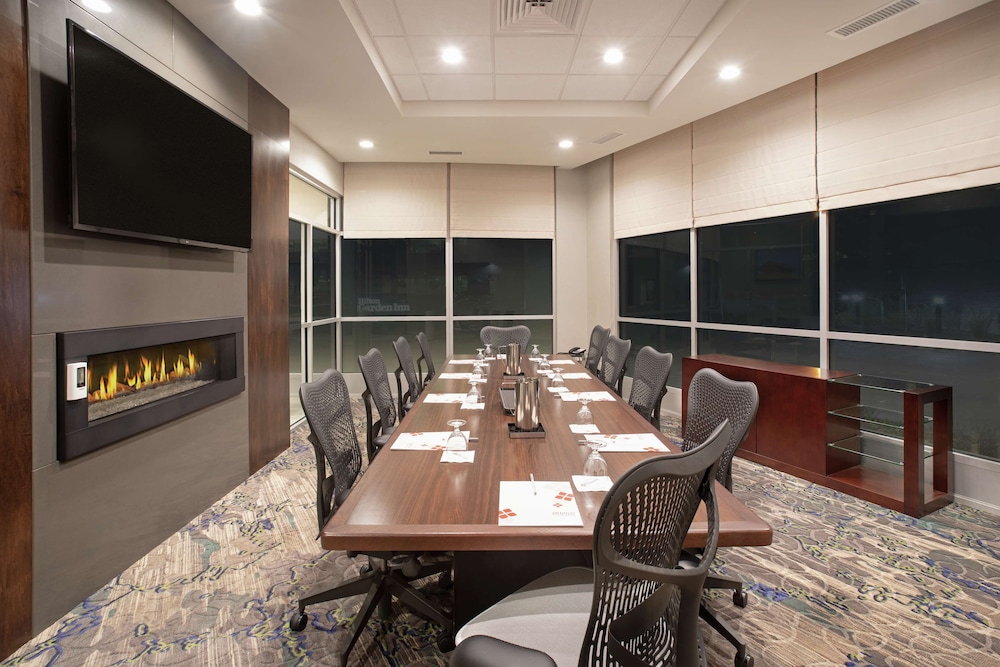 Hilton Garden Inn Omaha Aksarben Village - photo 36