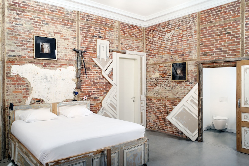 B&B Druum — 4-Star Luxury Hotel in Brussels, Belgium