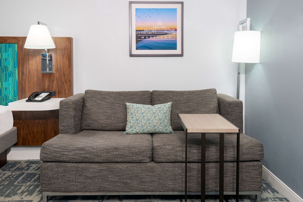 Hampton Inn Salisbury - photo 12