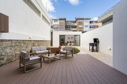 Host Wise Peaceful & Luxurious Flat Terrace — 4-Star Luxury Hotel in Vila Nova De Gaia, Portugal