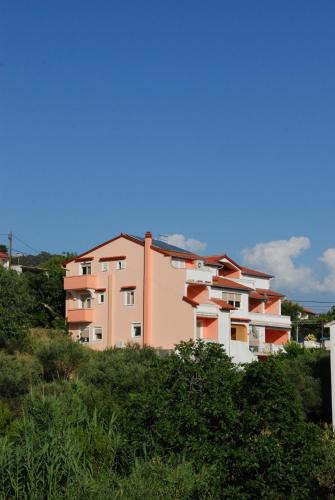 Apartments Toska — 4-Star Luxury Hotel in Rab, Croatia