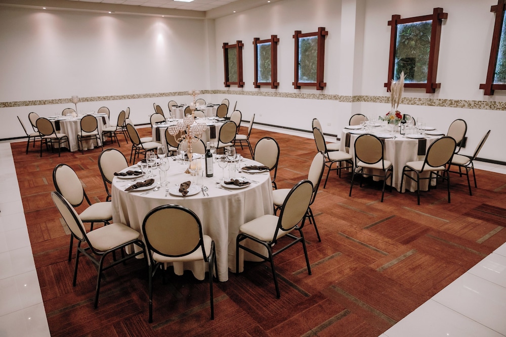 Quinta Dorada Hotel and Suites