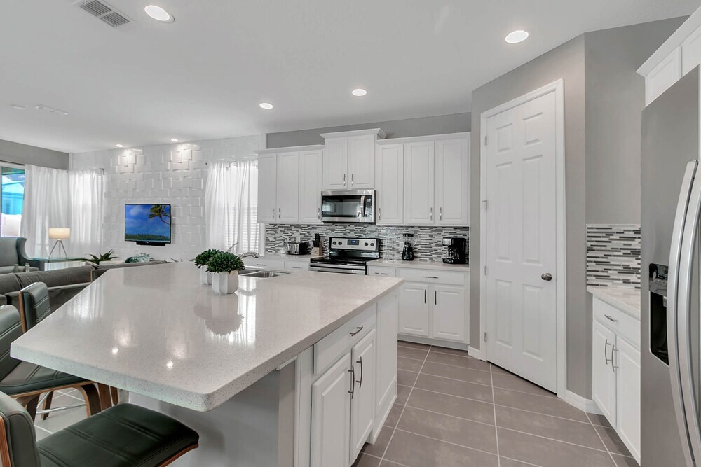 7 Bedrooms 65 Bathrooms Solara 1604 Hg - photo 24