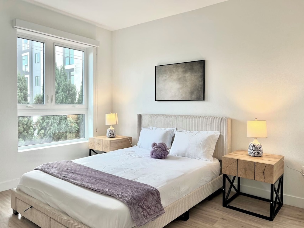 Chic Urban Retreat in Heart of LA - photo 9