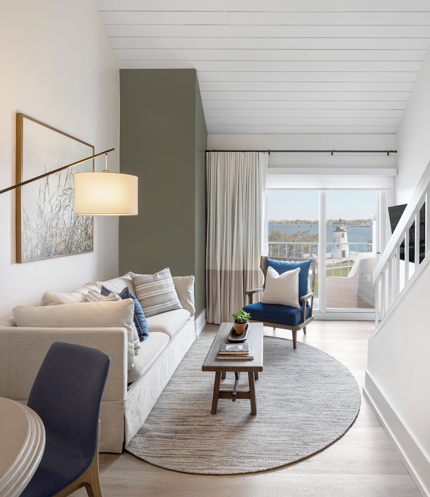 Newport Harbor Island Resort - photo 18