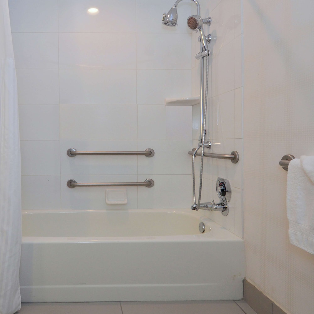 Doubletree by Hilton Newark Fremont - photo 48