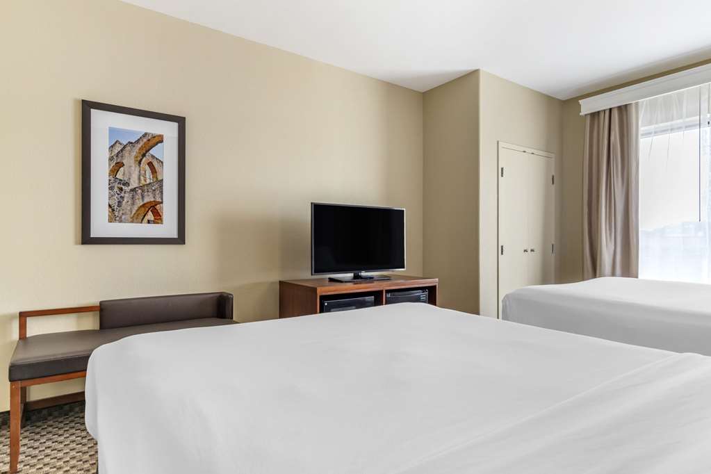 Comfort Suites Medical Center near Six Flags - photo 22