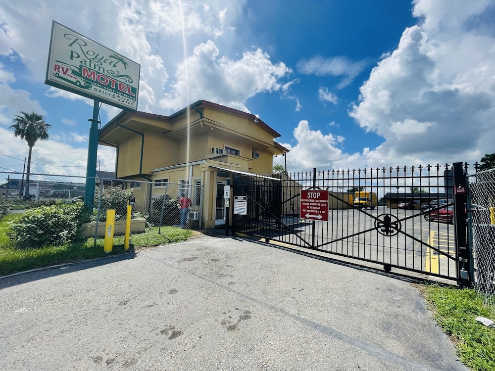 Royal Palms Motel & RV Park - featured photo