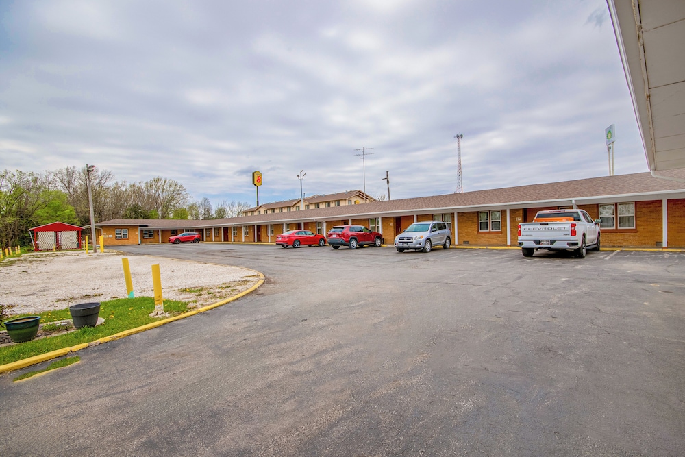 OYO Travelier Motel - photo 94