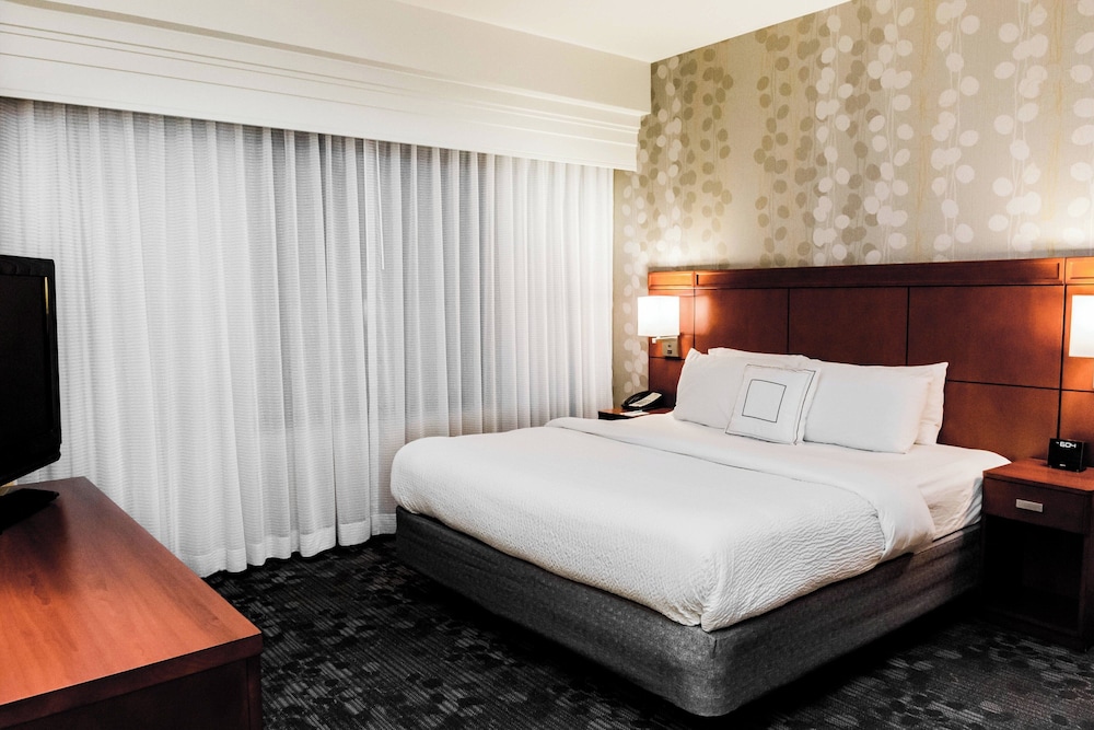 Courtyard Marriott Lafayette - photo 14
