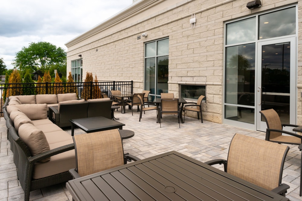Holiday Inn Hotel & Suites Farmington Hills Detroit NW by IHG - photo 51