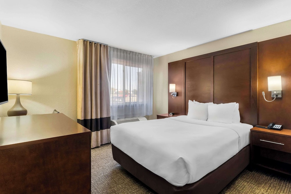 Comfort Inn & Suites Greeley - photo 31